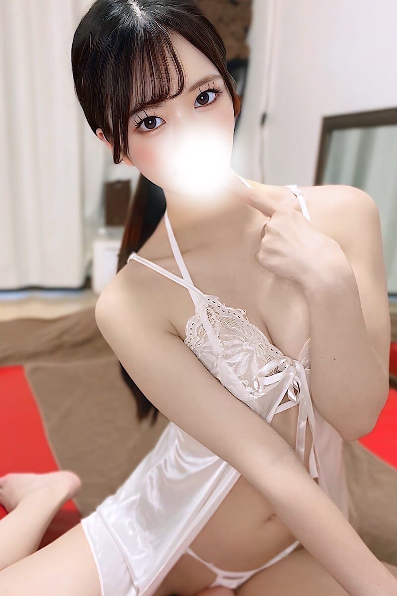 山本えま