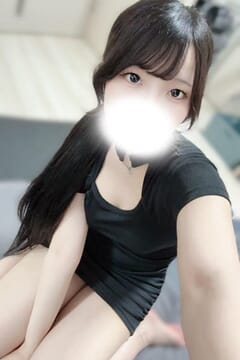 鈴乃みいな